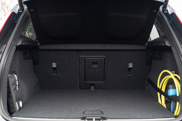 Volvo XC40 Recharge T5 Plug-in Hybrid: immagini ufficiali
