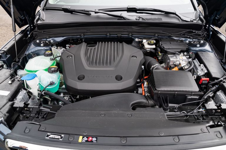 Volvo XC40 Recharge T5 Plug-in Hybrid: immagini ufficiali