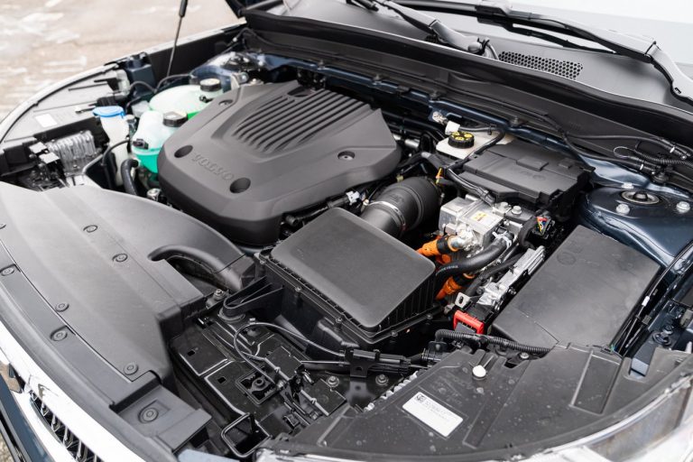 Volvo XC40 Recharge T5 Plug-in Hybrid: immagini ufficiali