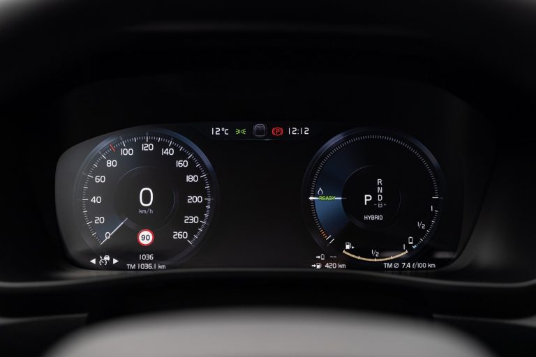 Volvo XC40 Recharge T5 Plug-in Hybrid: immagini ufficiali