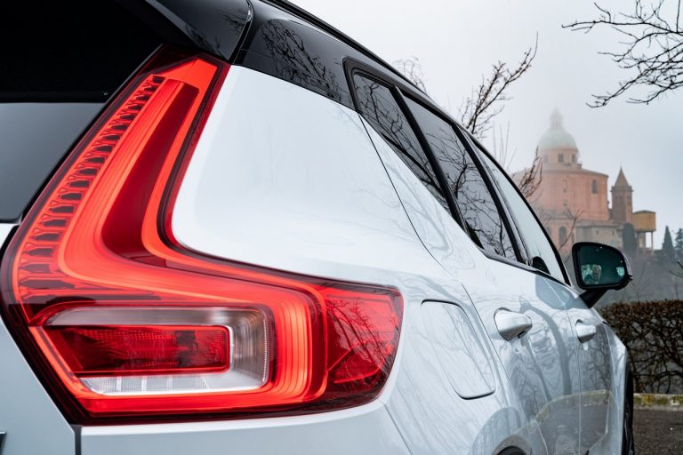 Volvo XC40 Recharge T5 Plug-in Hybrid: immagini ufficiali