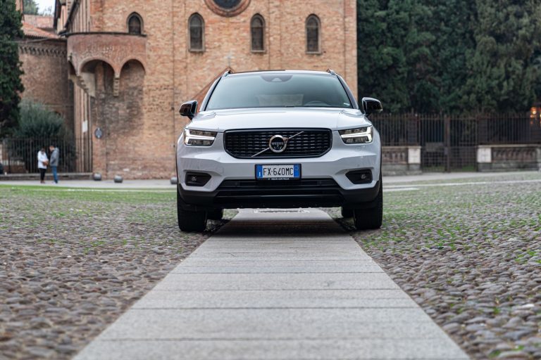 Volvo XC40 Recharge T5 Plug-in Hybrid: immagini ufficiali