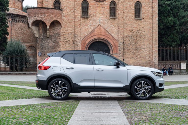 Volvo XC40 Recharge T5 Plug-in Hybrid: immagini ufficiali