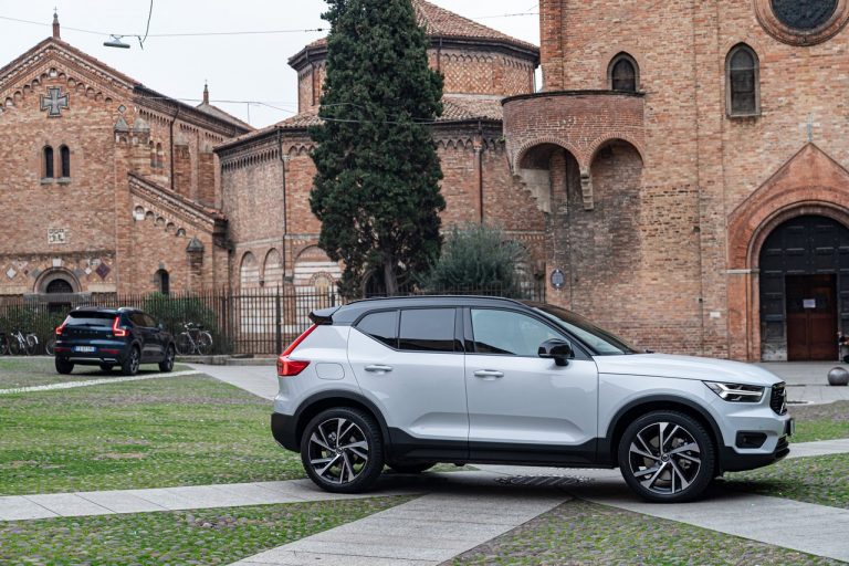 Volvo XC40 Recharge T5 Plug-in Hybrid: immagini ufficiali
