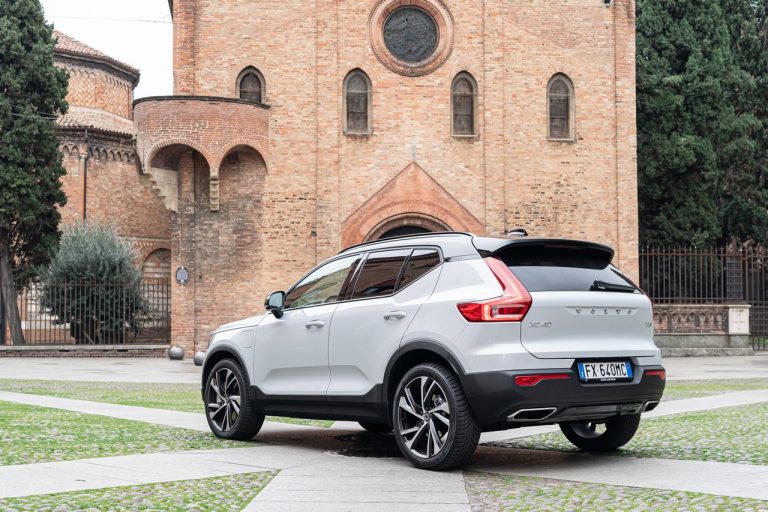 Volvo XC40 Recharge T5 Plug-in Hybrid: immagini ufficiali