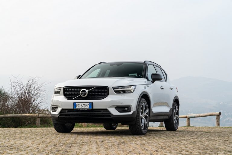 Volvo XC40 Recharge T5 Plug-in Hybrid: immagini ufficiali
