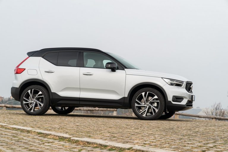Volvo XC40 Recharge T5 Plug-in Hybrid: immagini ufficiali