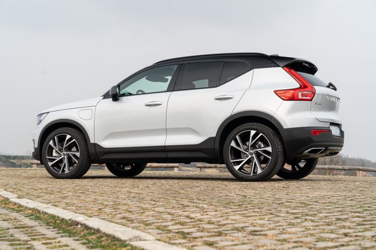 Volvo XC40 Recharge T5 Plug-in Hybrid: immagini ufficiali