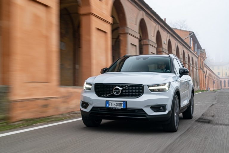 Volvo XC40 Recharge T5 Plug-in Hybrid: immagini ufficiali