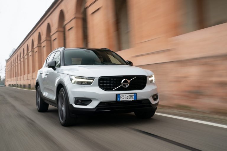 Volvo XC40 Recharge T5 Plug-in Hybrid: immagini ufficiali