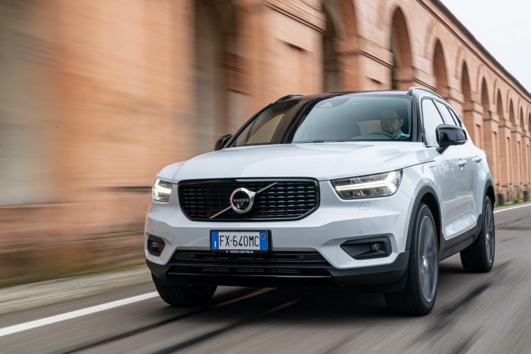 Volvo XC40 Recharge T5 Plug-in Hybrid: immagini ufficiali