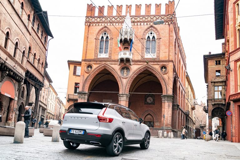 Volvo XC40 Recharge T5 Plug-in Hybrid: immagini ufficiali