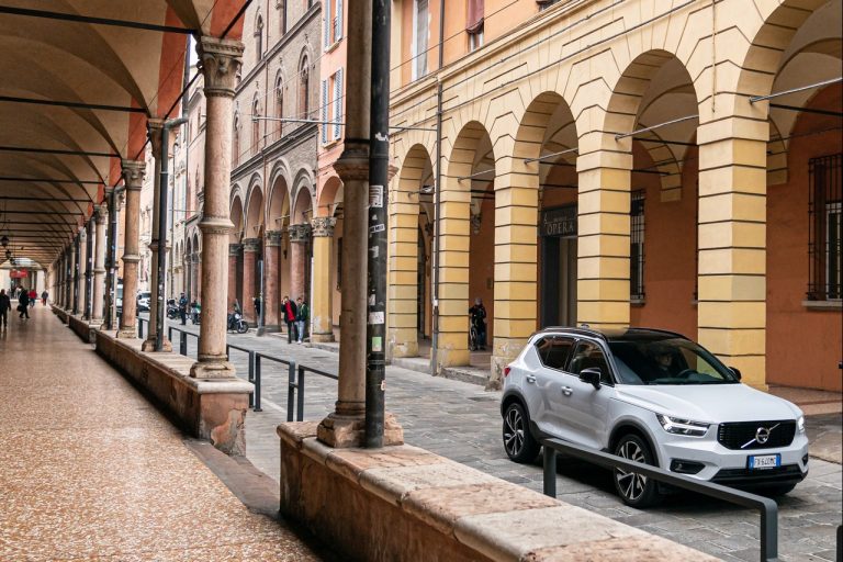 Volvo XC40 Recharge T5 Plug-in Hybrid: immagini ufficiali