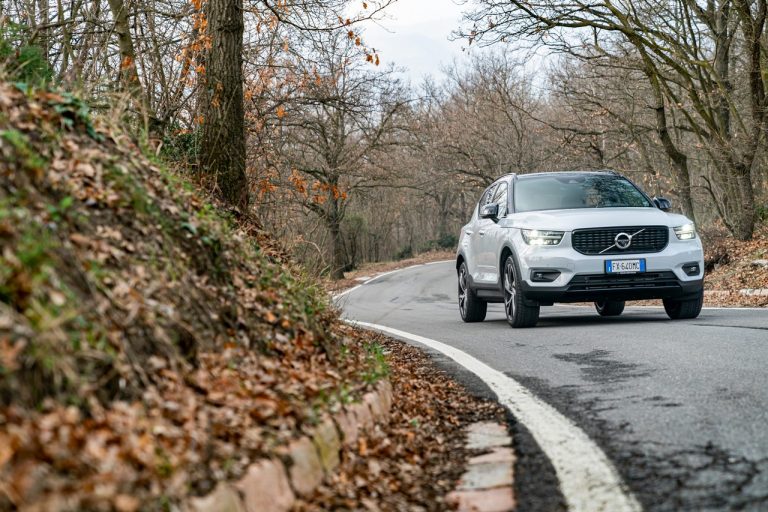 Volvo XC40 Recharge T5 Plug-in Hybrid: immagini ufficiali