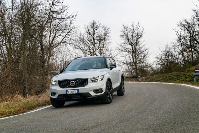 Volvo XC40 Recharge T5 Plug-in Hybrid: immagini ufficiali