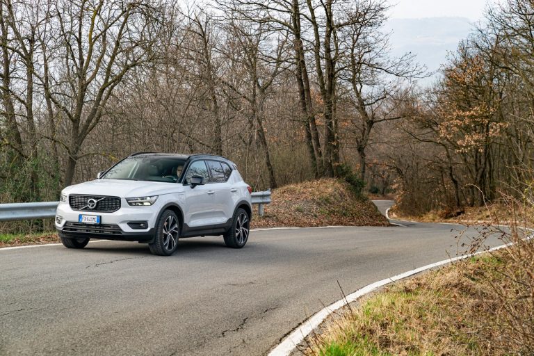 Volvo XC40 Recharge T5 Plug-in Hybrid: immagini ufficiali
