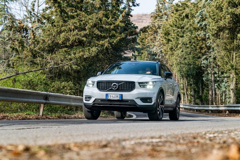 Volvo XC40 Recharge T5 Plug-in Hybrid: immagini ufficiali