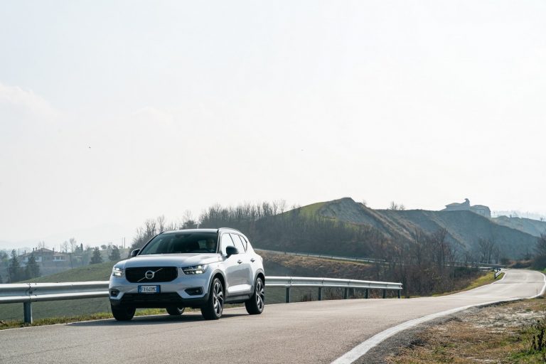 Volvo XC40 Recharge T5 Plug-in Hybrid: immagini ufficiali