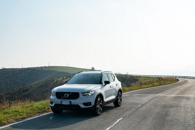 Volvo XC40 Recharge T5 Plug-in Hybrid: immagini ufficiali