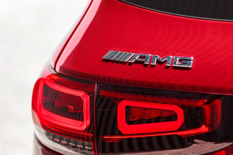 Mercedes-AMG GLB 35 4Matic 2020: immagini ufficiali
