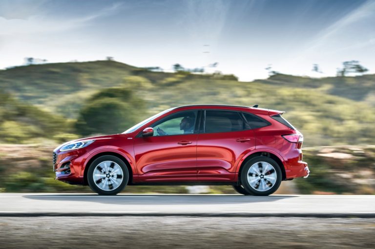 Ford Kuga 2020: immagini ufficiali