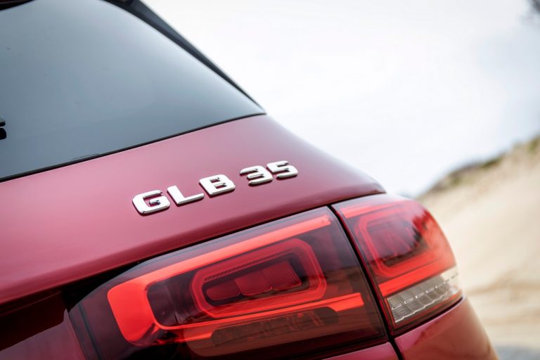 Mercedes-AMG GLB 35 4Matic 2020: immagini ufficiali