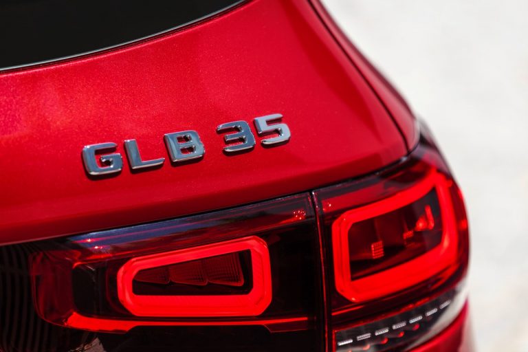 Mercedes-AMG GLB 35 4Matic 2020: immagini ufficiali