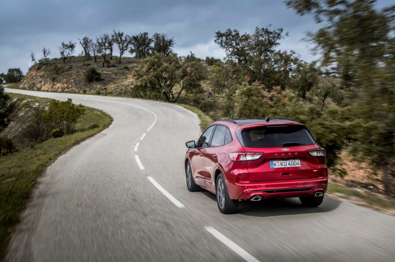 Ford Kuga 2020: immagini ufficiali