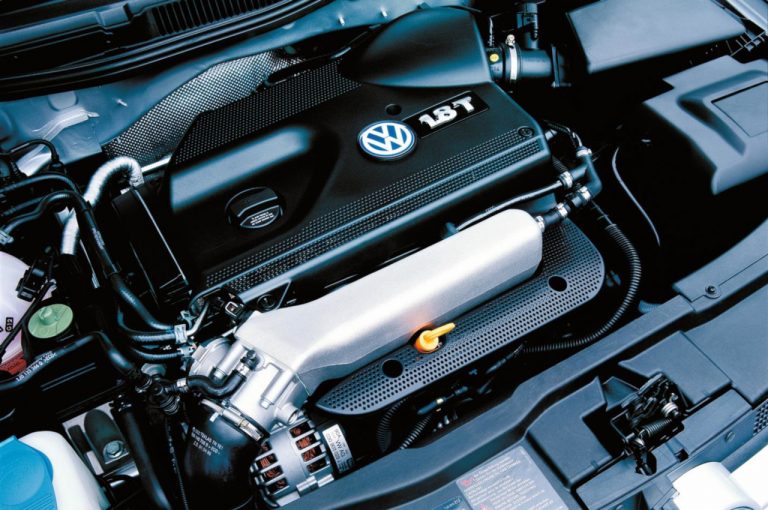 Volkswagen Golf GTI 1976-2020: la storia nelle immagini