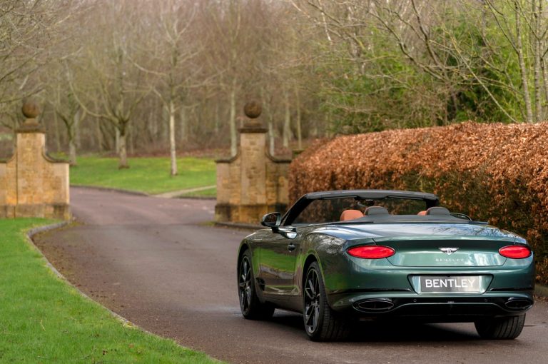 Bentley Continental GT Convertible Equestrian Edition 2020: immagini ufficiali