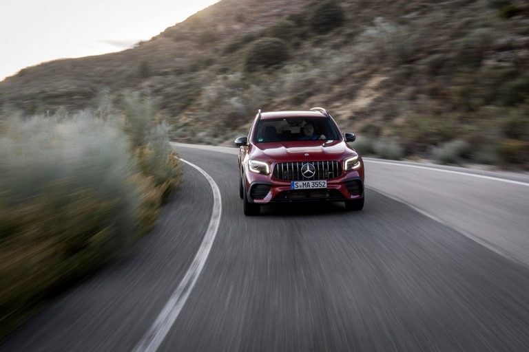 Mercedes-AMG GLB 35 4Matic 2020: immagini ufficiali