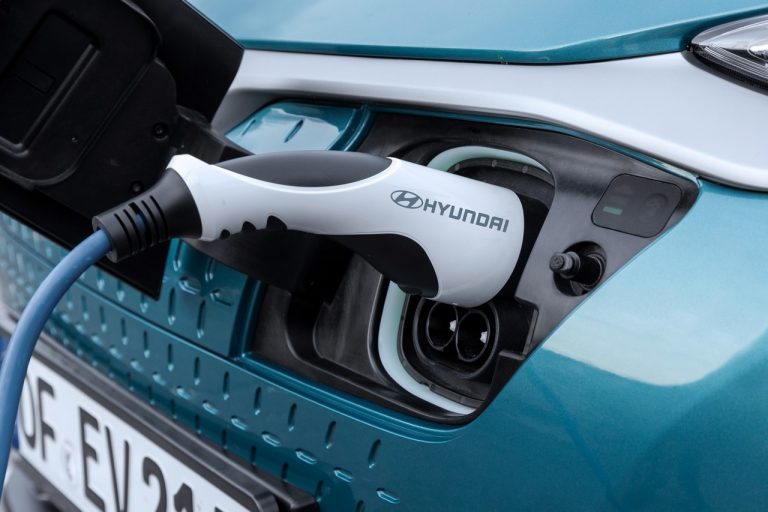 Hyundai Kona Electric 2020: nuove immagini ufficiali