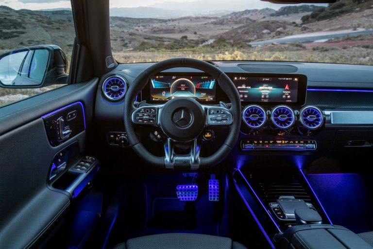 Mercedes-AMG GLB 35 4Matic 2020: immagini ufficiali