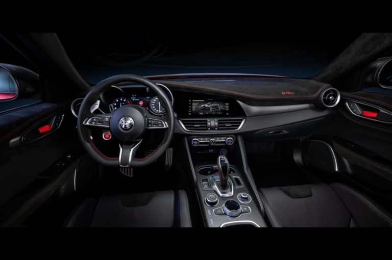 Alfa Romeo Giulia GTA 2020: immagini ufficiali