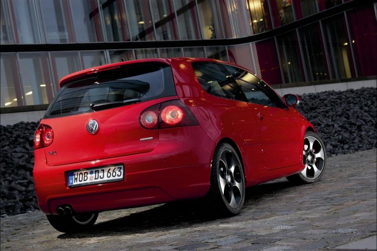 Volkswagen Golf GTI 1976-2020: la storia nelle immagini