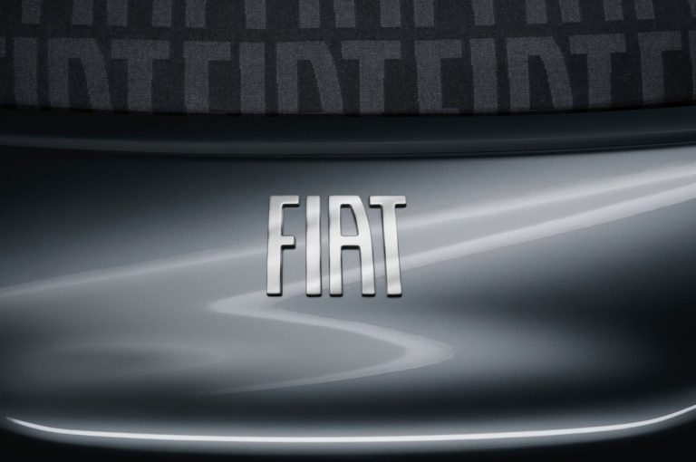 Fiat 500e: immagini ufficiali