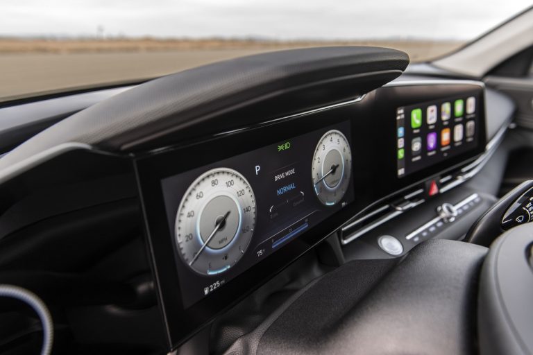 Hyundai Elantra 2021: immagini ufficiali
