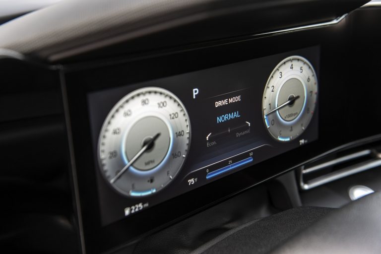 Hyundai Elantra 2021: immagini ufficiali