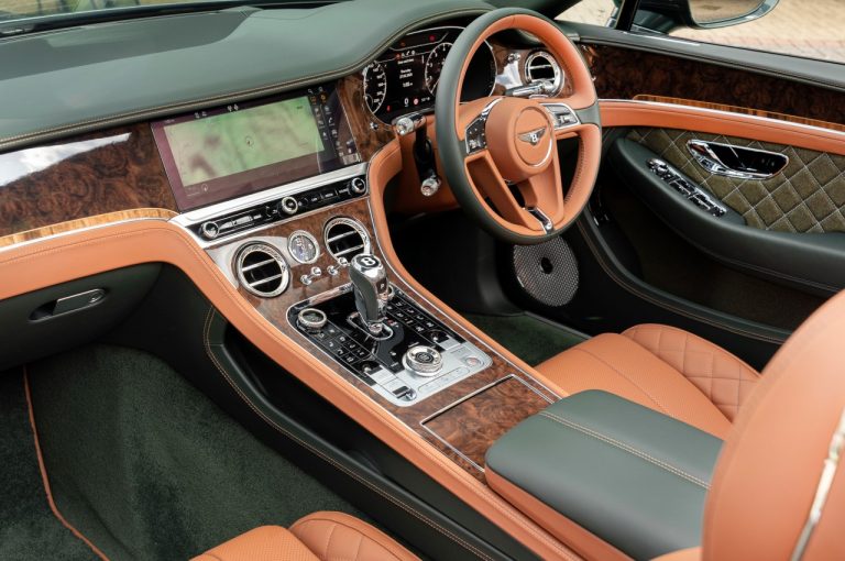 Bentley Continental GT Convertible Equestrian Edition 2020: immagini ufficiali
