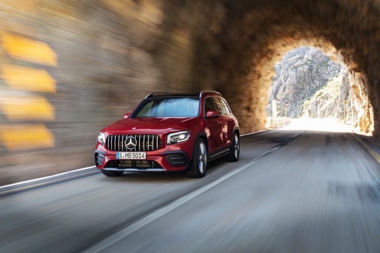 Mercedes-AMG GLB 35 4Matic 2020: immagini ufficiali