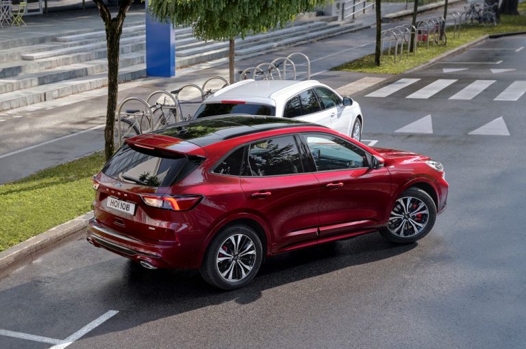 Ford Kuga 2020: immagini ufficiali