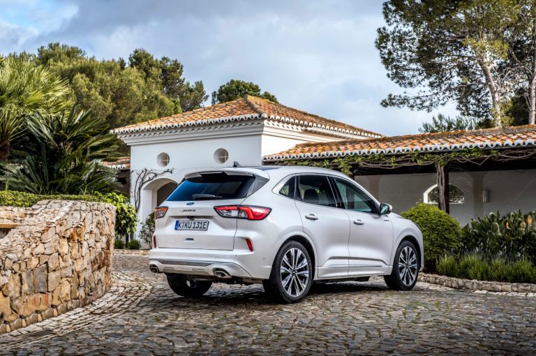 Ford Kuga 2020: immagini ufficiali