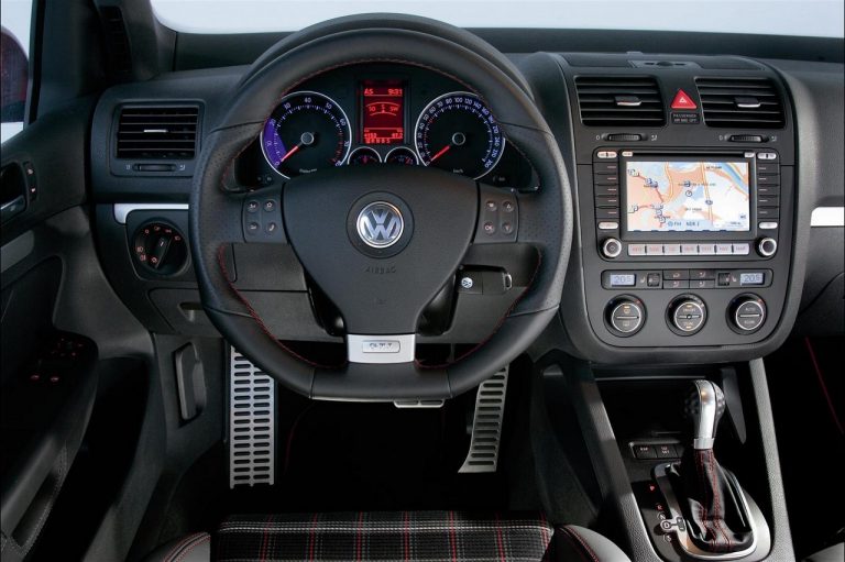 Volkswagen Golf GTI 1976-2020: la storia nelle immagini