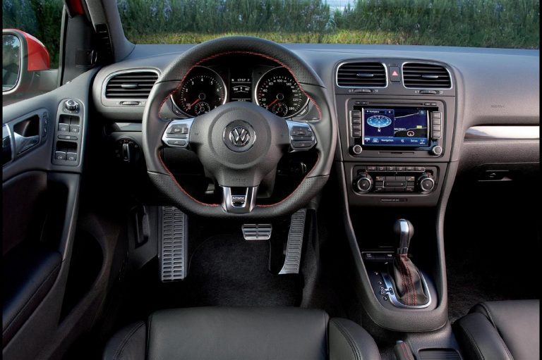 Volkswagen Golf GTI 1976-2020: la storia nelle immagini