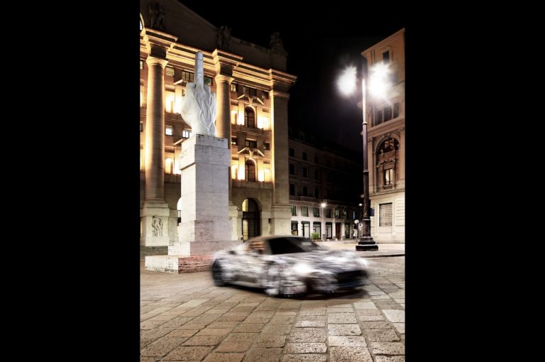 Maserati MC80: immagini ufficiali dei test su strada a Milano