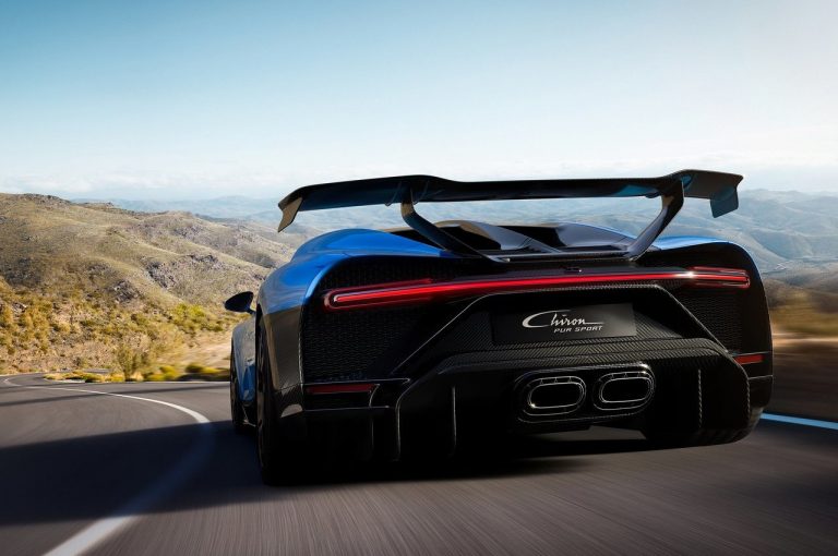 Bugatti Chiron Pur Sport 2020: immagini ufficiali