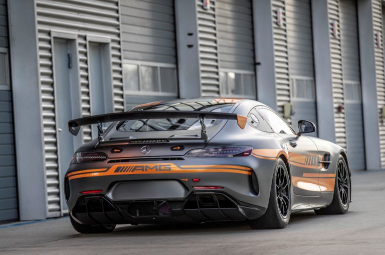 Mercedes-AMG GT4 2020: immagini ufficiali