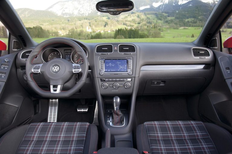 Volkswagen Golf GTI 1976-2020: la storia nelle immagini