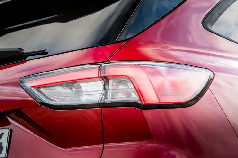 Ford Kuga 2020: immagini ufficiali