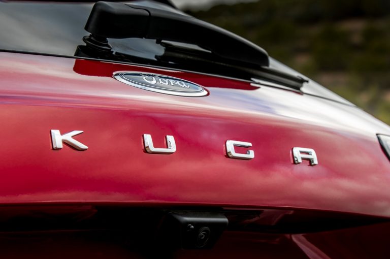 Ford Kuga 2020: immagini ufficiali